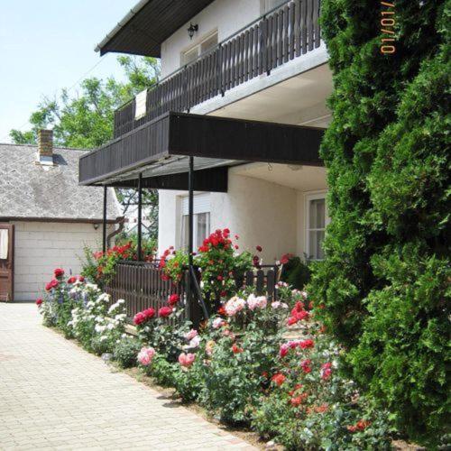 Ilona Apartmanok Balatonboglár Exterior foto